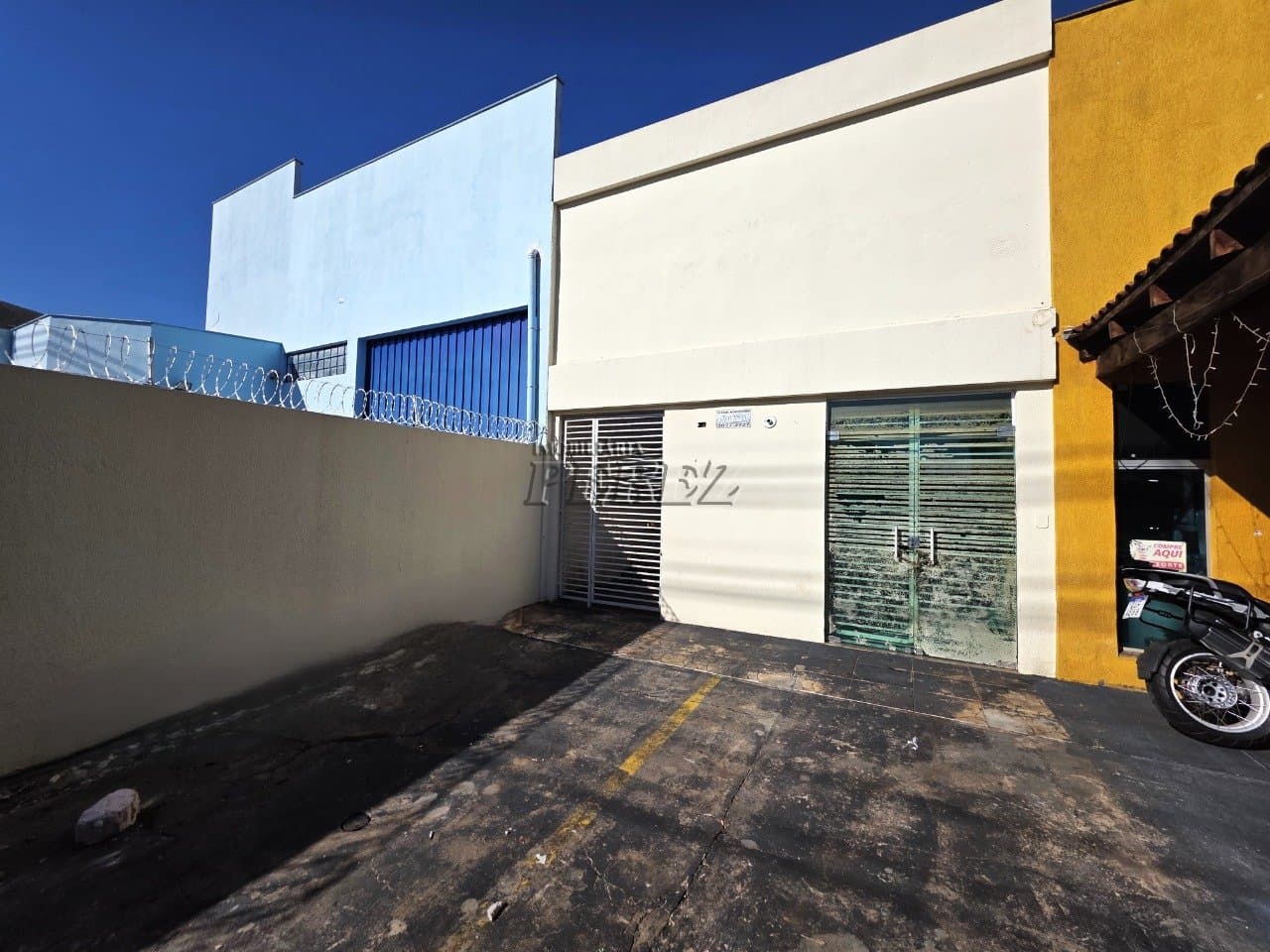 Salão comercial para alugar Robert Kock, na região leste de Londrina - Aragarça