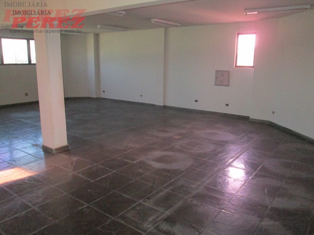 Imóvel comercial à venda e locação na Av Santos Dumont - Centro de Londrina.