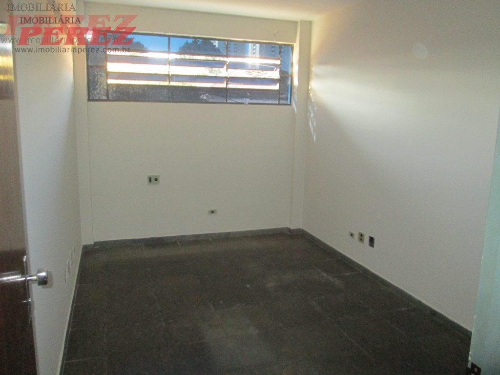 Imóvel comercial à venda e locação na Av Santos Dumont - Centro de Londrina.