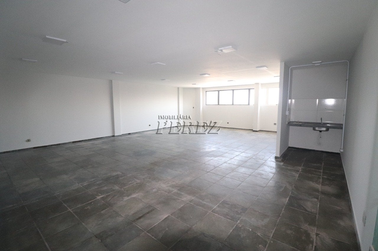 Imóvel comercial à venda e locação na Av Santos Dumont - Centro de Londrina.