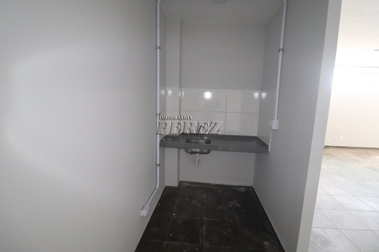 Imóvel comercial à venda e locação na Av Santos Dumont - Centro de Londrina.