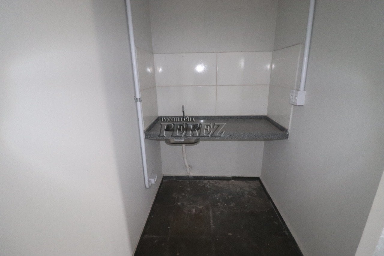 Imóvel comercial à venda e locação na Av Santos Dumont - Centro de Londrina.