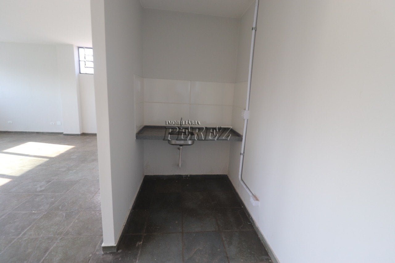 Imóvel comercial à venda e locação na Av Santos Dumont - Centro de Londrina.