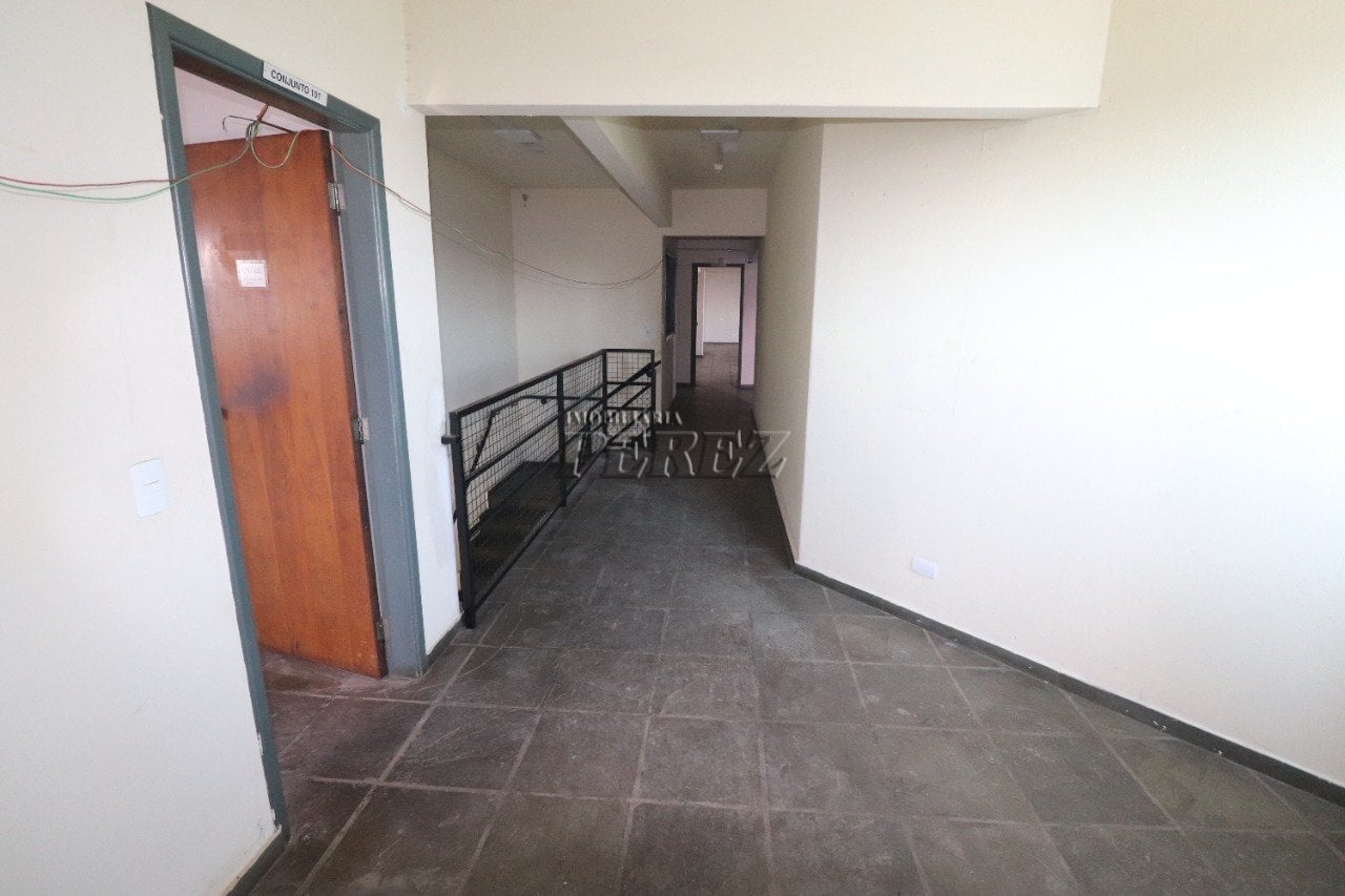 Imóvel comercial à venda e locação na Av Santos Dumont - Centro de Londrina.