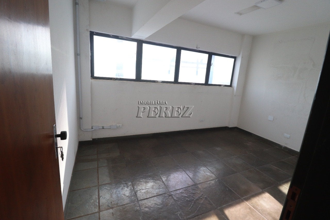 Imóvel comercial à venda e locação na Av Santos Dumont - Centro de Londrina.