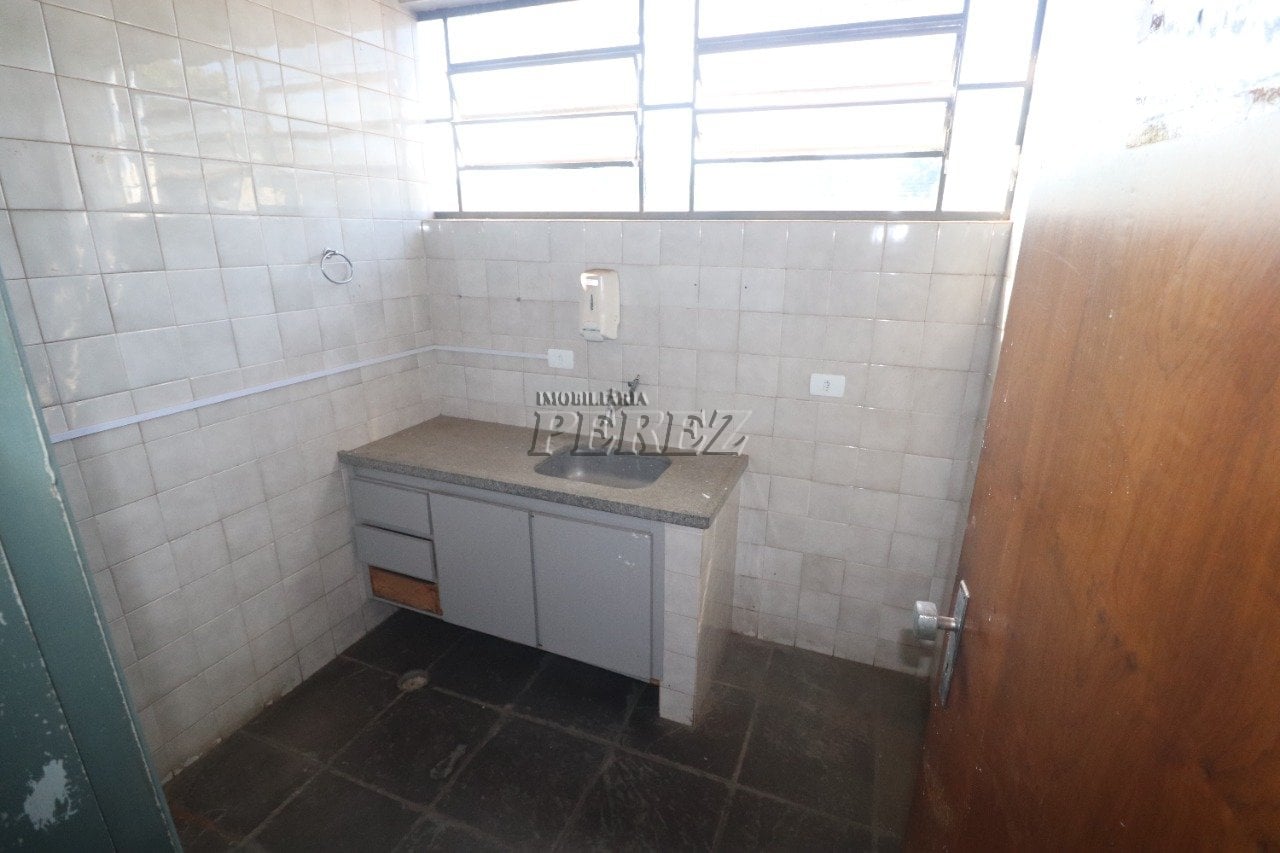 Imóvel comercial à venda e locação na Av Santos Dumont - Centro de Londrina.