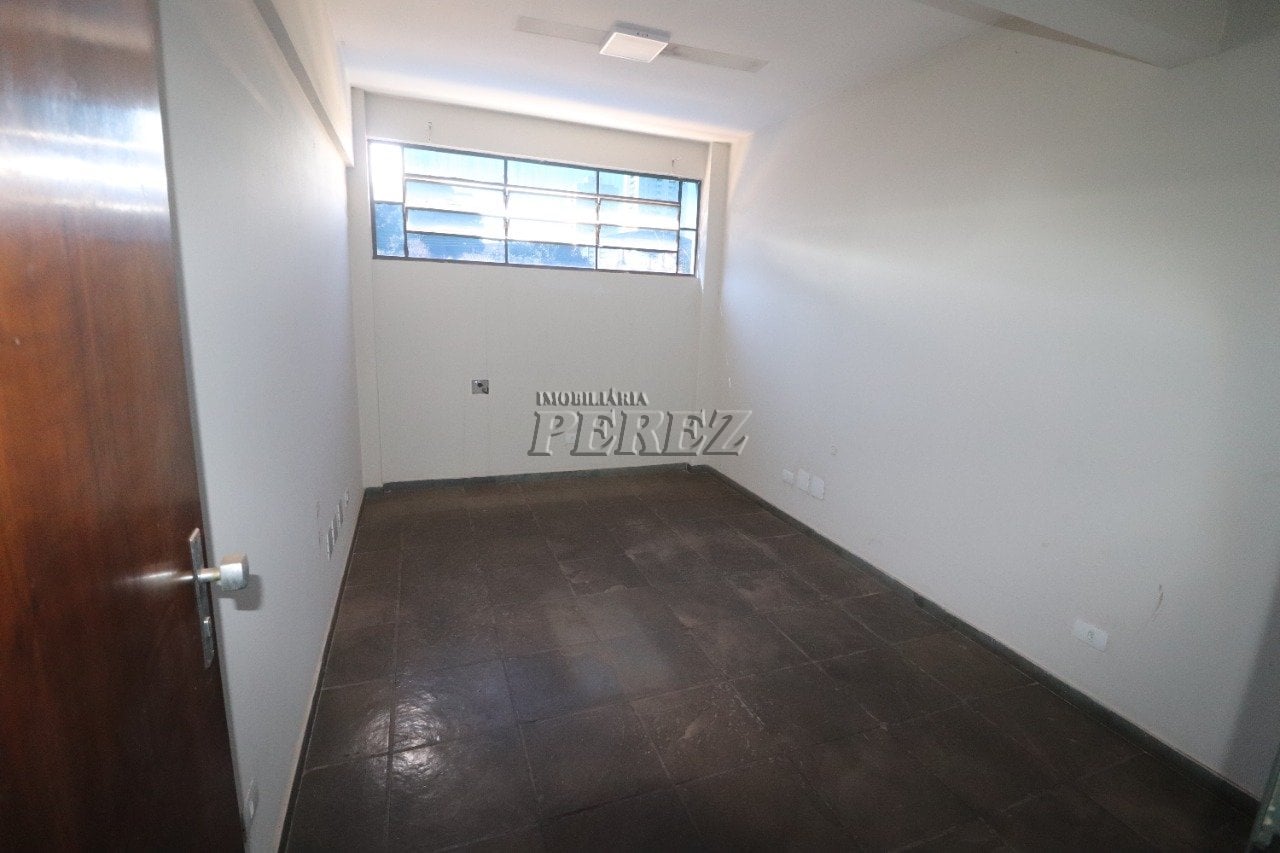 Imóvel comercial à venda e locação na Av Santos Dumont - Centro de Londrina.