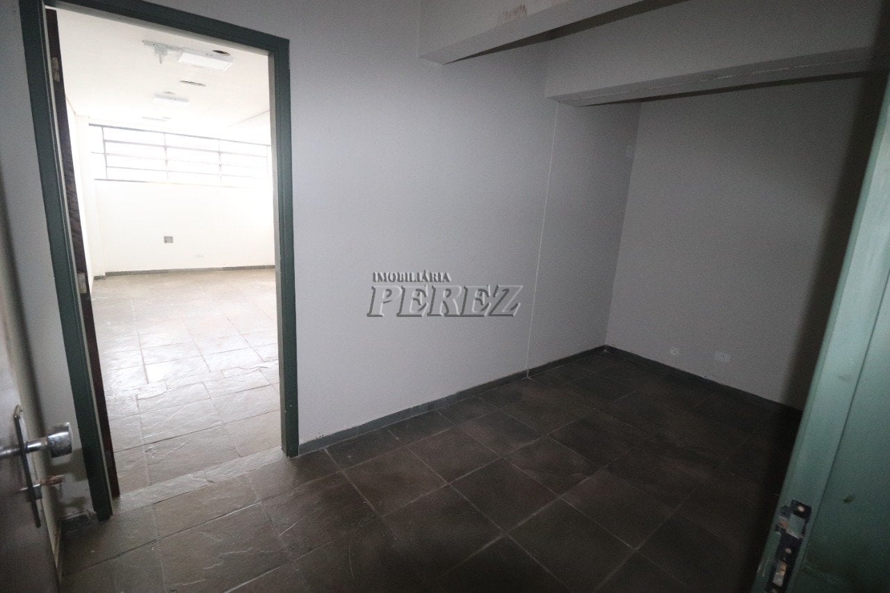 Imóvel comercial à venda e locação na Av Santos Dumont - Centro de Londrina.