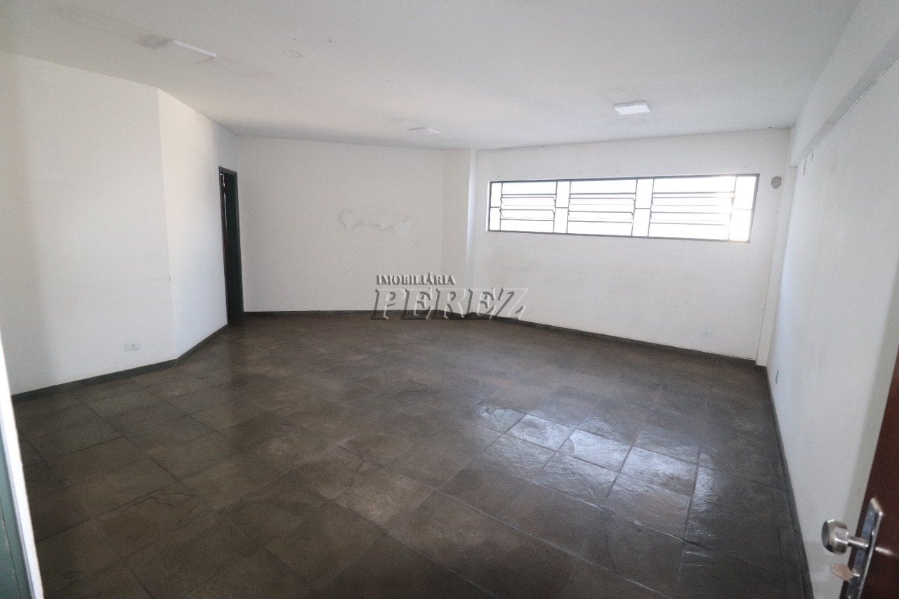 Imóvel comercial à venda e locação na Av Santos Dumont - Centro de Londrina.