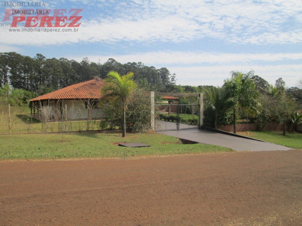 A Imobiliária Perez oferece a você mais uma ótima oportunidade de chácara para locação em Londrina.