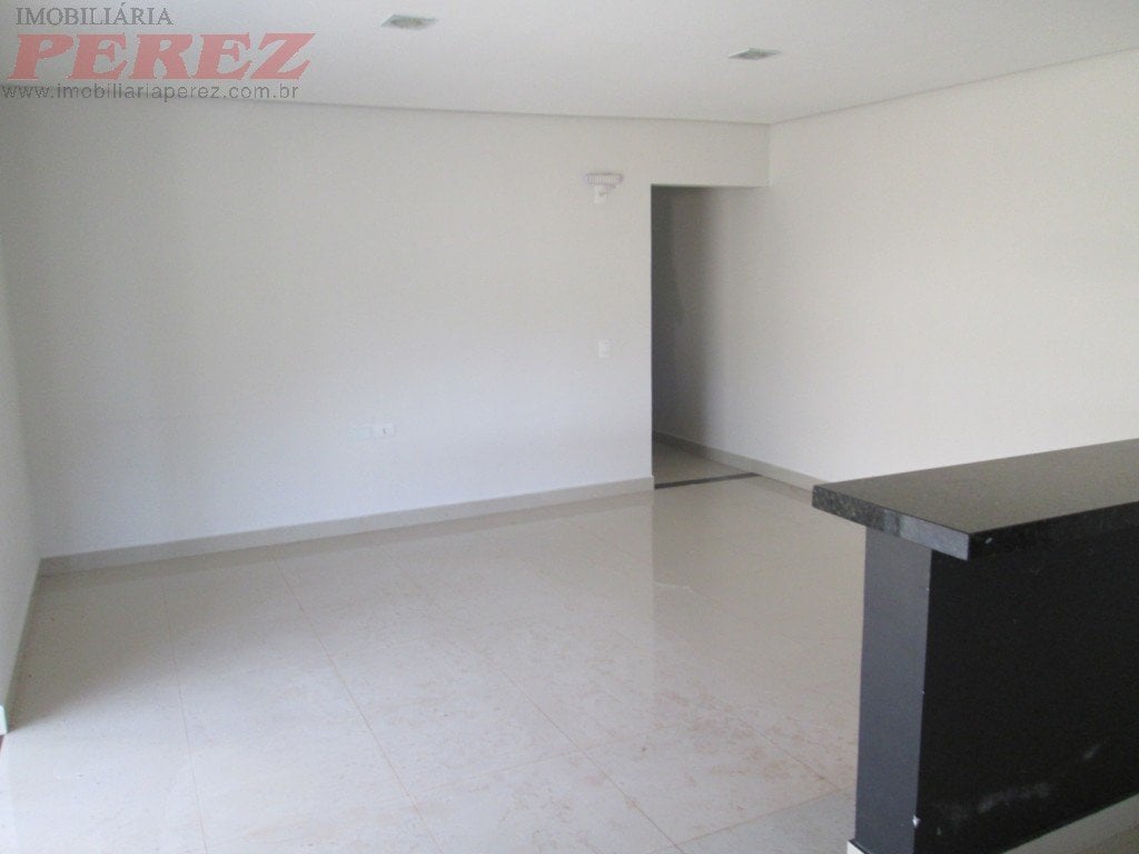 A Imobiliária Perez oferece a você mais uma ótima oportunidade de chácara para locação em Londrina.