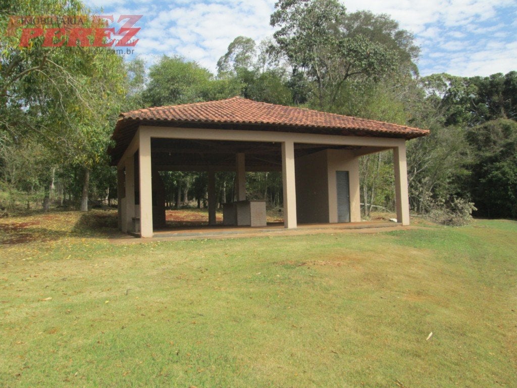 A Imobiliária Perez oferece a você mais uma ótima oportunidade de chácara para locação em Londrina.