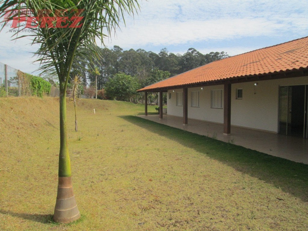 A Imobiliária Perez oferece a você mais uma ótima oportunidade de chácara para locação em Londrina.