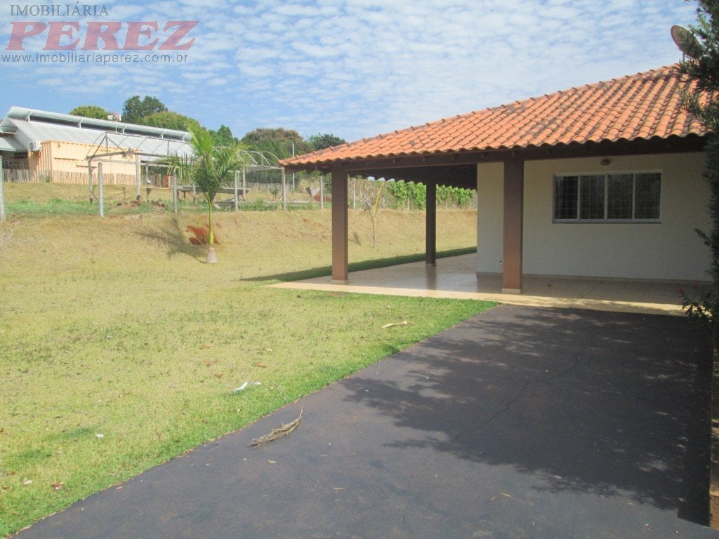 A Imobiliária Perez oferece a você mais uma ótima oportunidade de chácara para locação em Londrina.