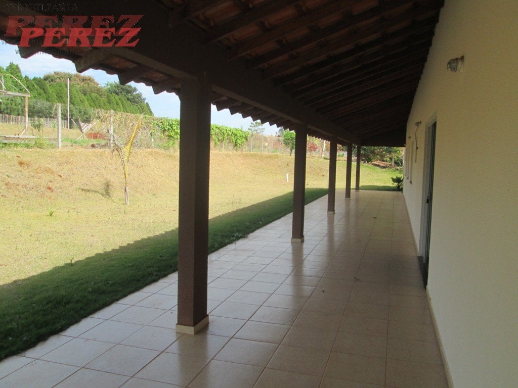 A Imobiliária Perez oferece a você mais uma ótima oportunidade de chácara para locação em Londrina.