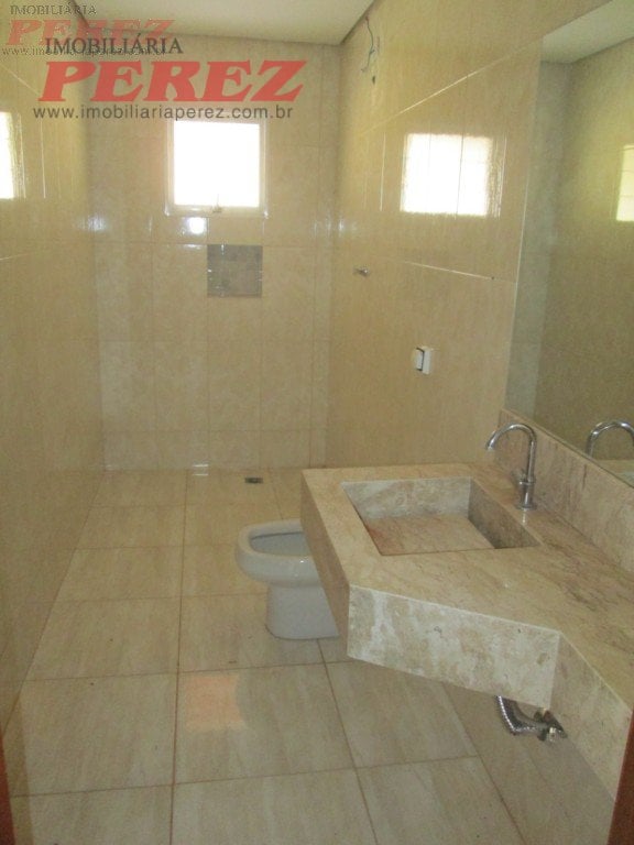 A Imobiliária Perez oferece a você mais uma ótima oportunidade de chácara para locação em Londrina.