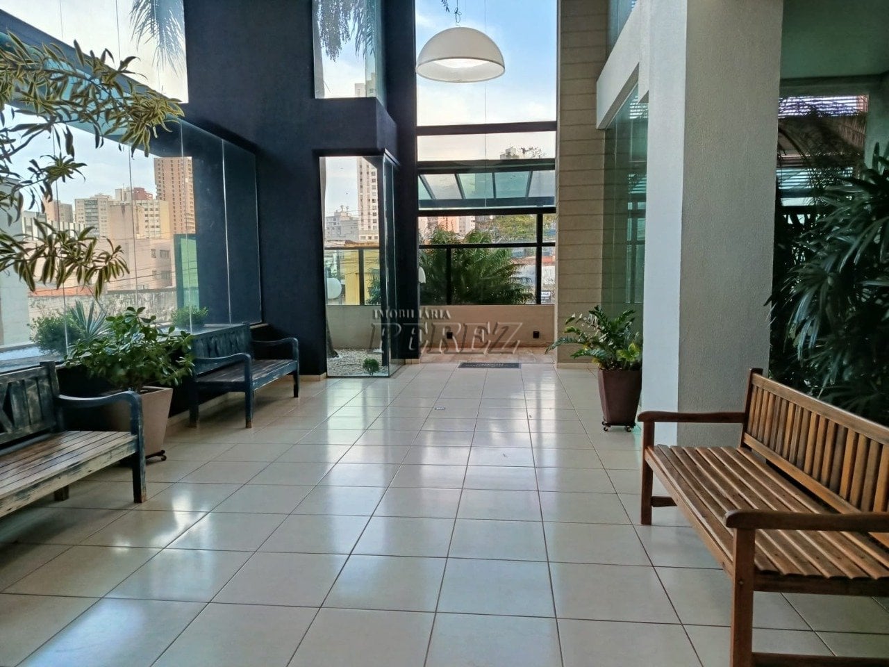 Apartamento à venda no Edifício Inédito - Centro de Londrina