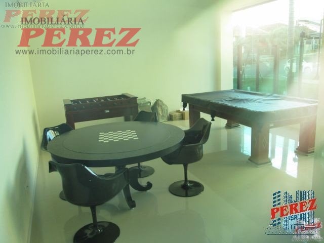Apartamento à venda no Edifício Jardim de Ester, centro de Londrina