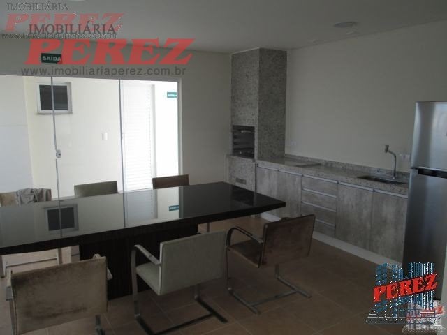 Apartamento à venda no Edifício Jardim de Ester, centro de Londrina