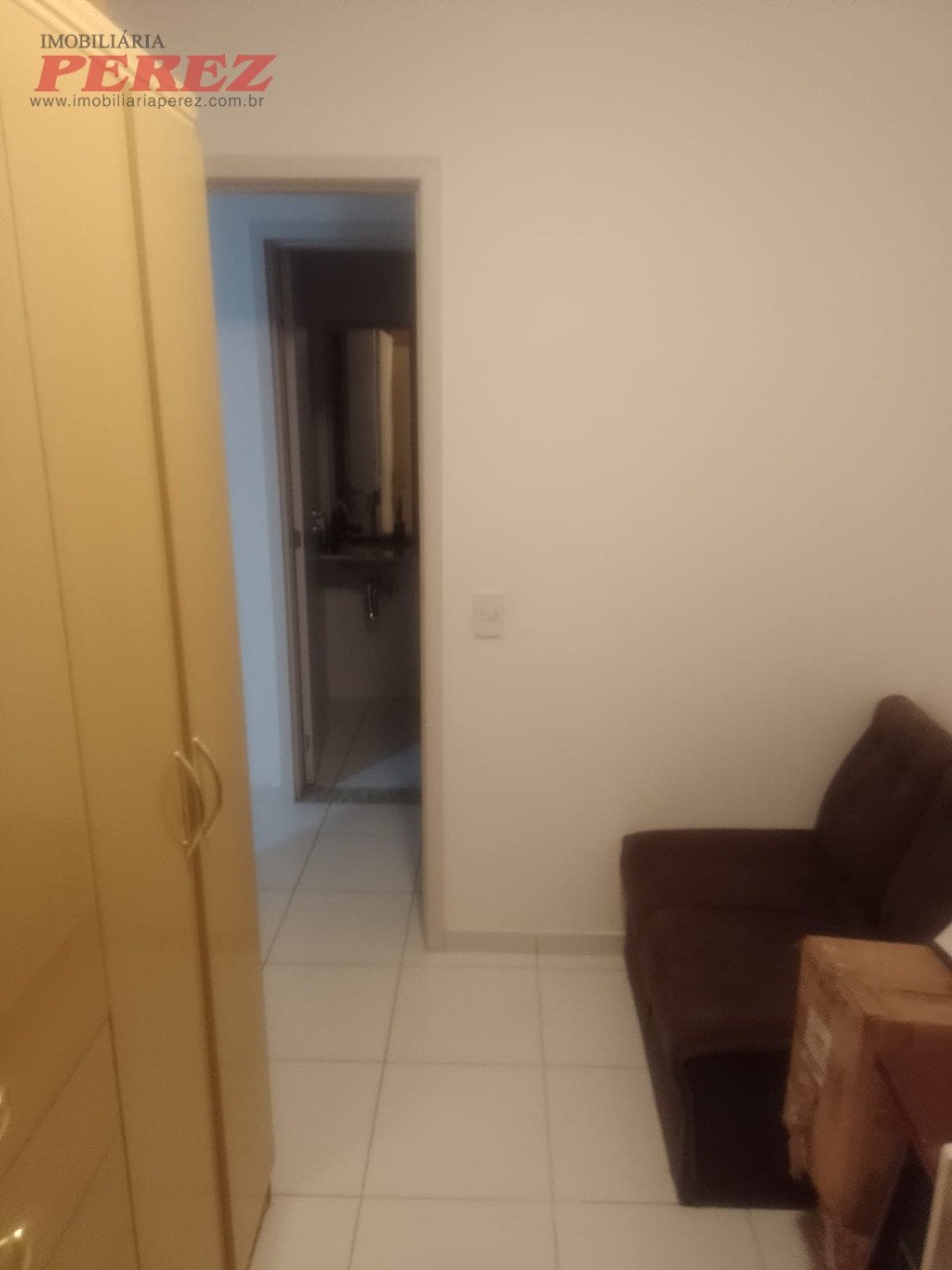 Apartamento à venda no Edifício Jardim de Ester, centro de Londrina