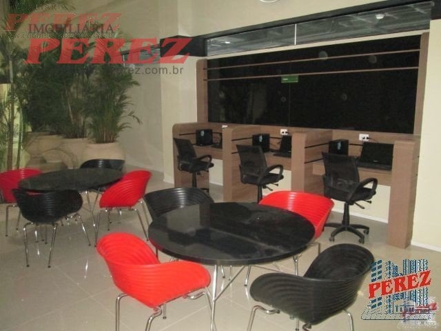Apartamento à venda no Edifício Jardim de Ester, centro de Londrina