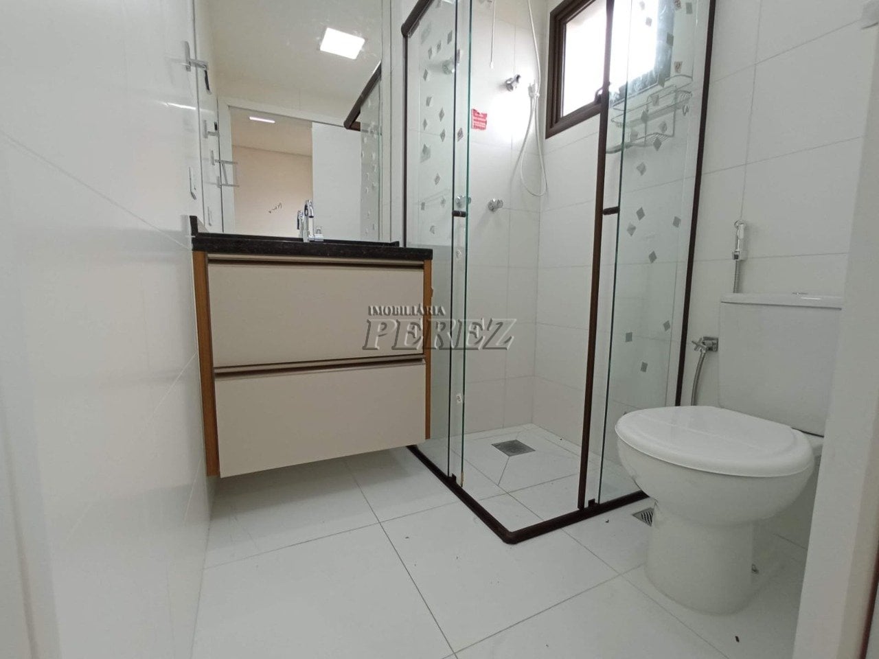 Apartamento à venda no Residencial Aquarela Pinheiros, região oeste de Londrina.