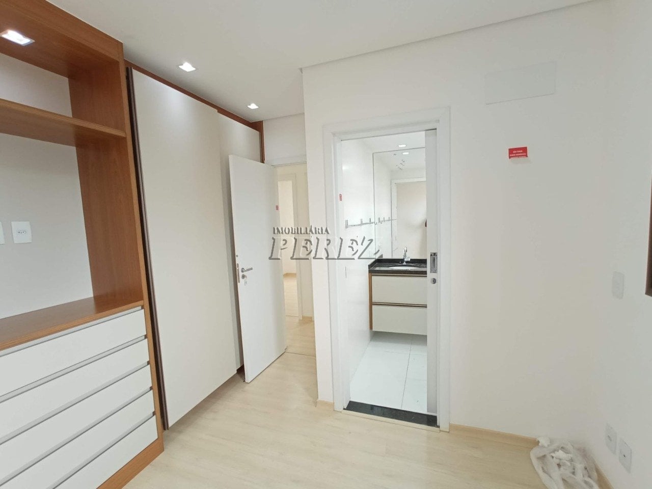Apartamento à venda no Residencial Aquarela Pinheiros, região oeste de Londrina.