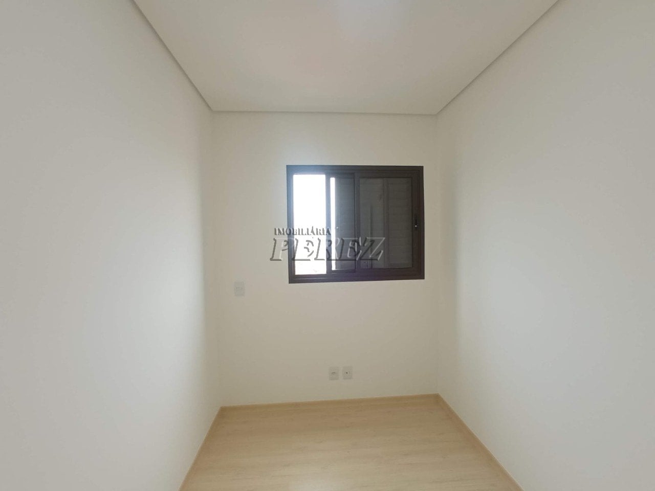 Apartamento à venda no Residencial Aquarela Pinheiros, região oeste de Londrina.
