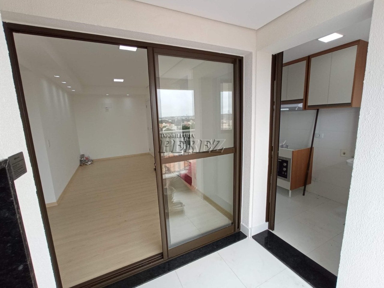 Apartamento à venda no Residencial Aquarela Pinheiros, região oeste de Londrina.