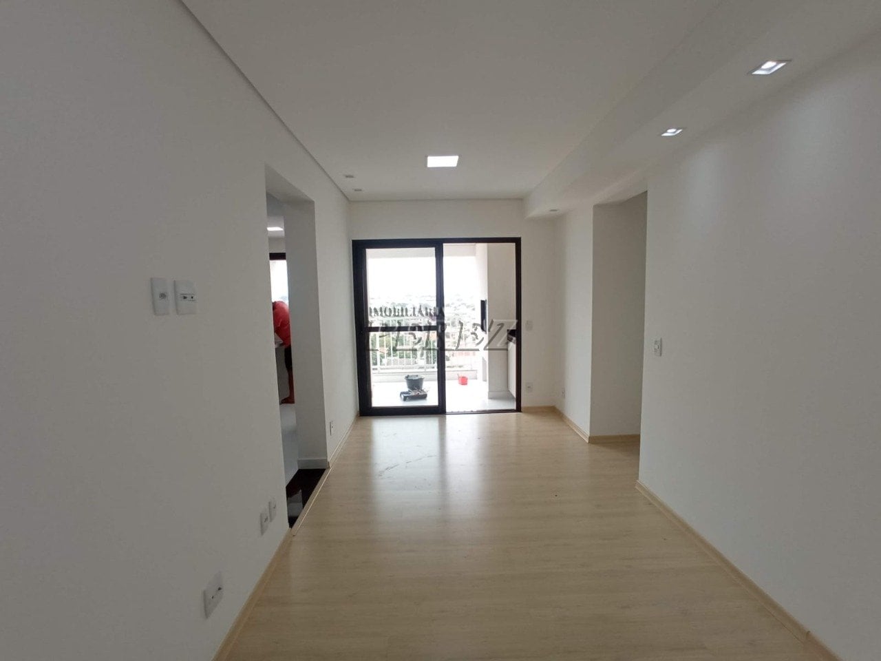 Apartamento à venda no Residencial Aquarela Pinheiros, região oeste de Londrina.
