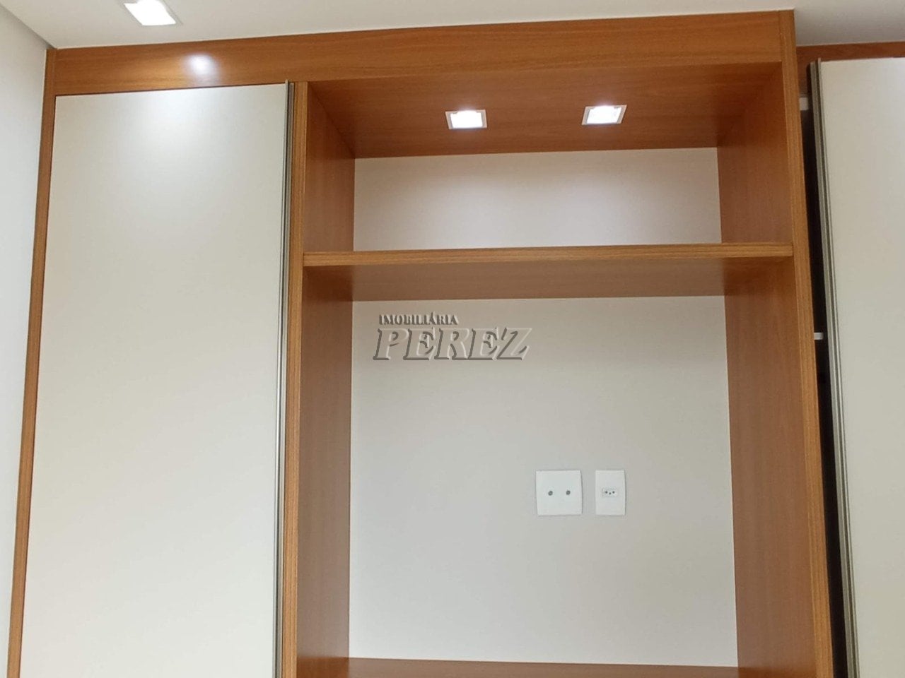 Apartamento à venda no Residencial Aquarela Pinheiros, região oeste de Londrina.