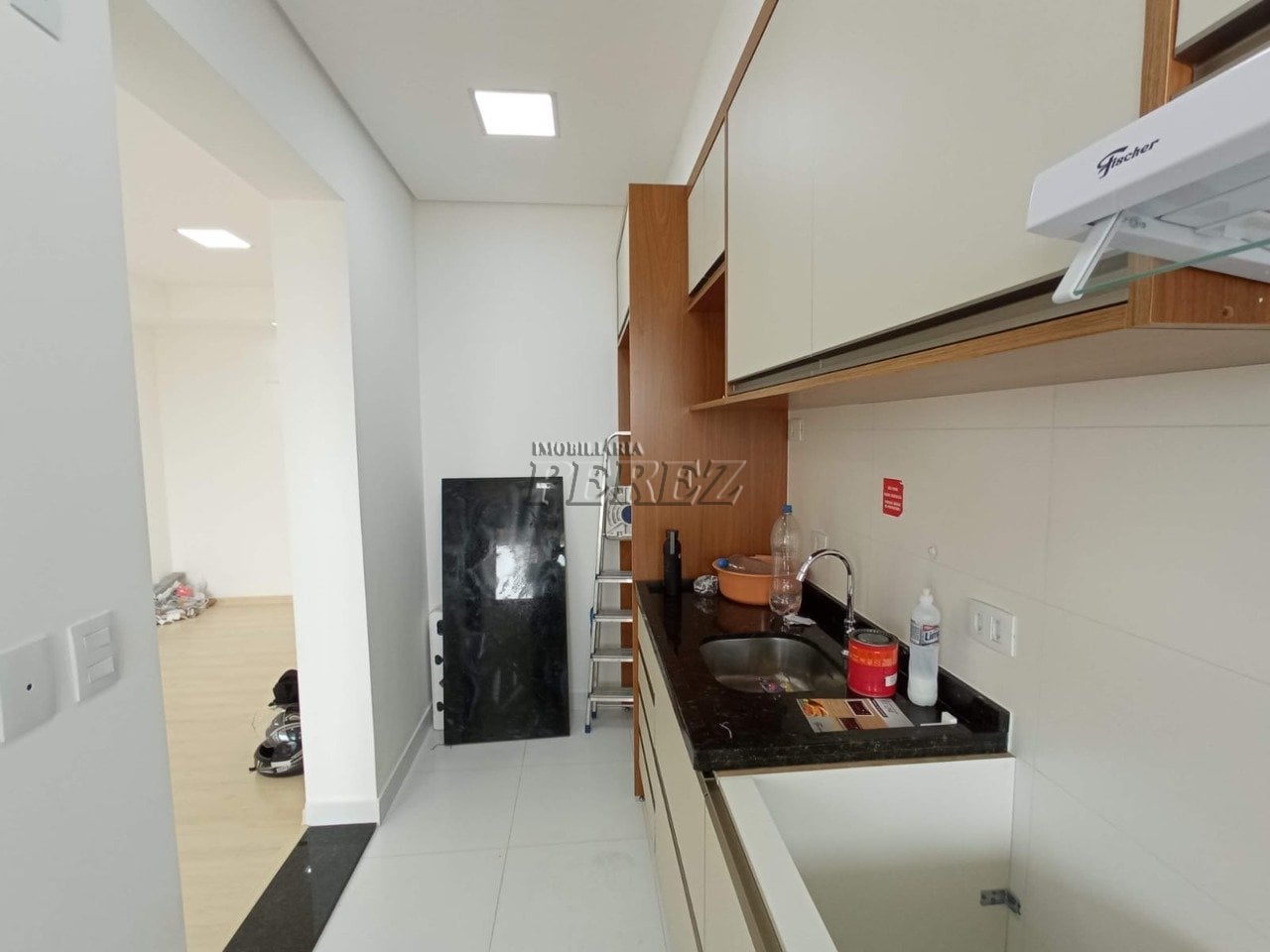 Apartamento à venda no Residencial Aquarela Pinheiros, região oeste de Londrina.