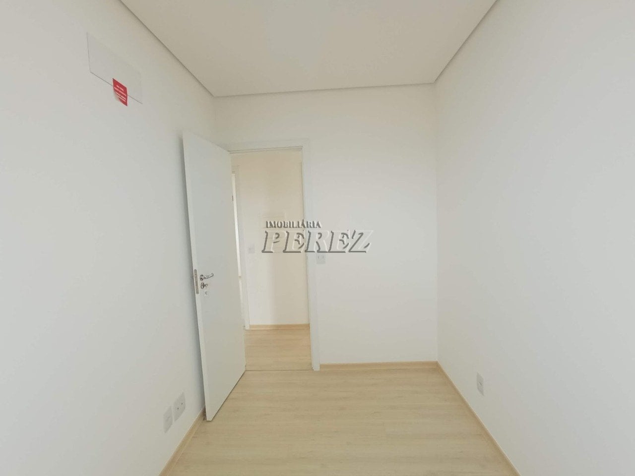 Apartamento à venda no Residencial Aquarela Pinheiros, região oeste de Londrina.