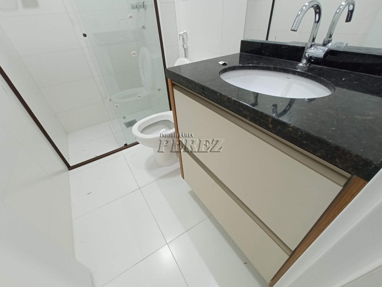 Apartamento à venda no Residencial Aquarela Pinheiros, região oeste de Londrina.