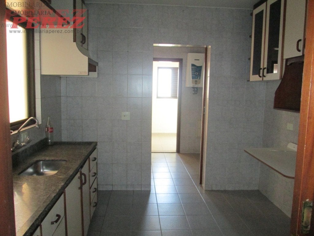Apartamento à venda e locação no Edifício Pelicanos - Centro de Londrina