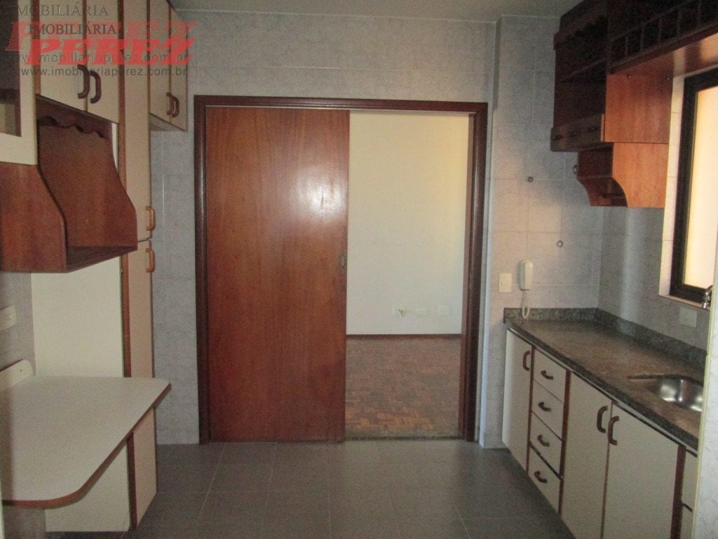 Apartamento à venda e locação no Edifício Pelicanos - Centro de Londrina