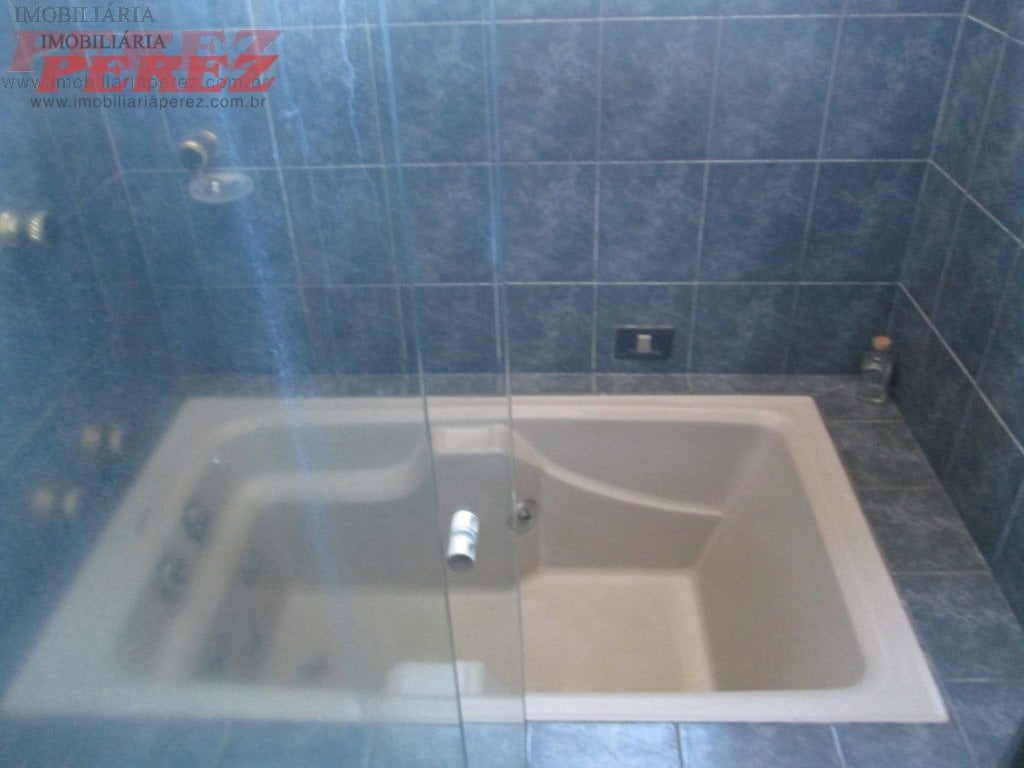 Apartamento à venda e locação no Edifício Pelicanos - Centro de Londrina