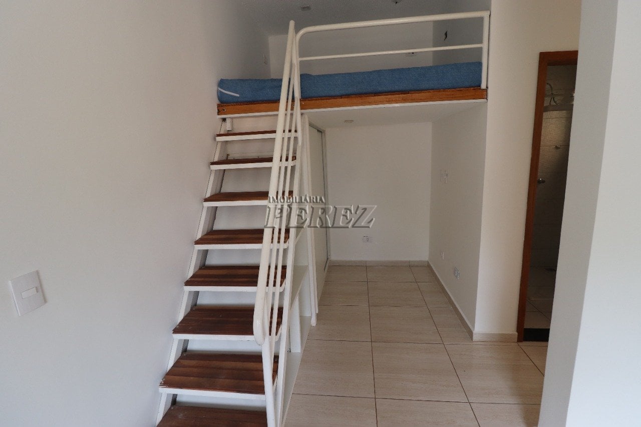 Apartamento mobiliado para alugar na Rua São Salvador, centro de Londrina