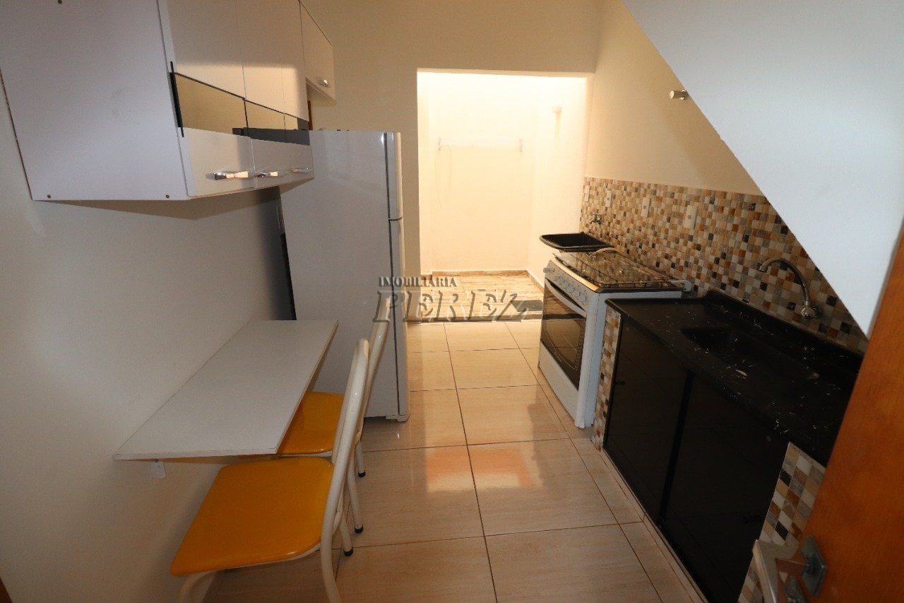 Apartamento mobiliado para alugar na Rua São Salvador, centro de Londrina