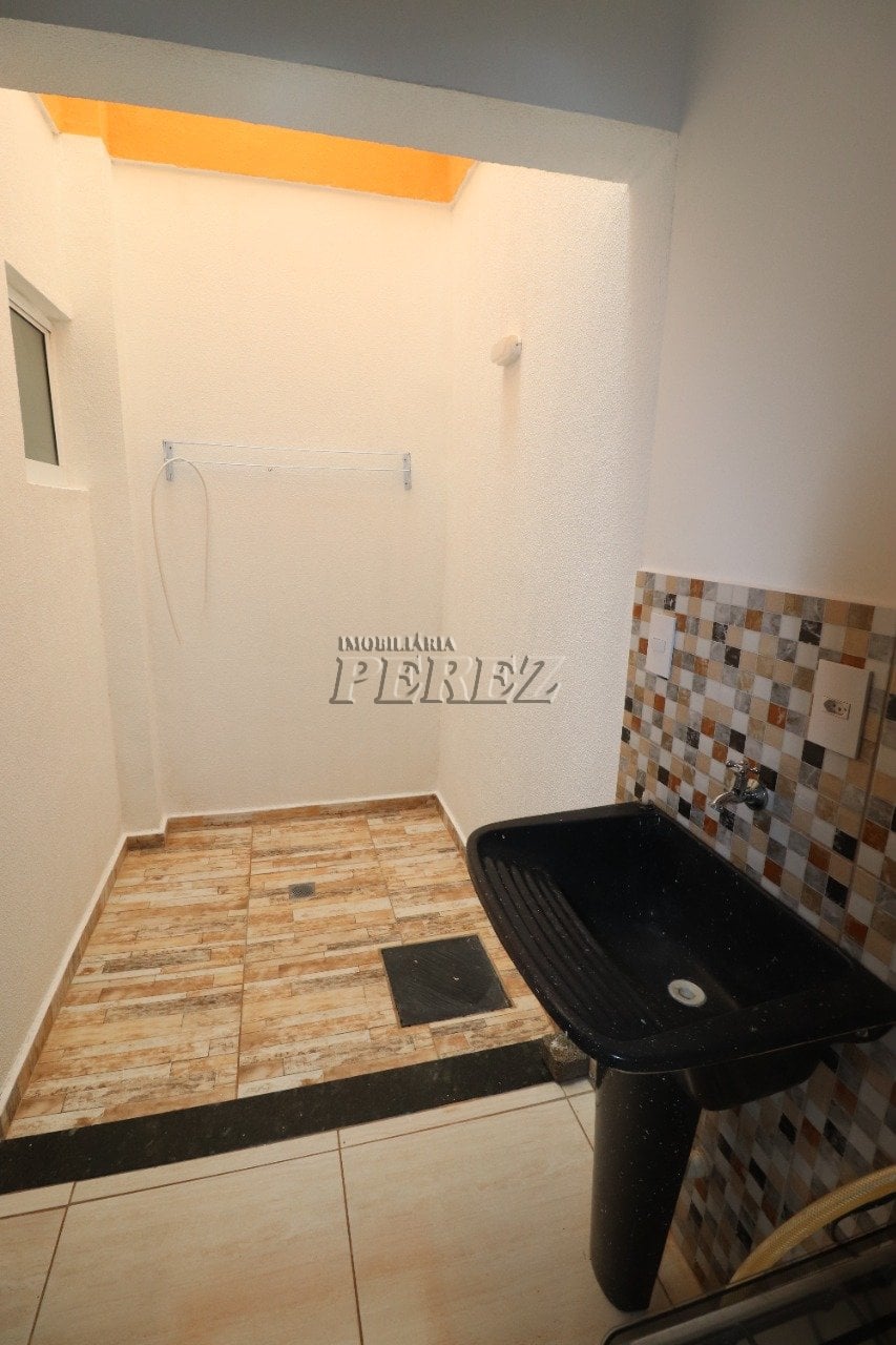 Apartamento mobiliado para alugar na Rua São Salvador, centro de Londrina