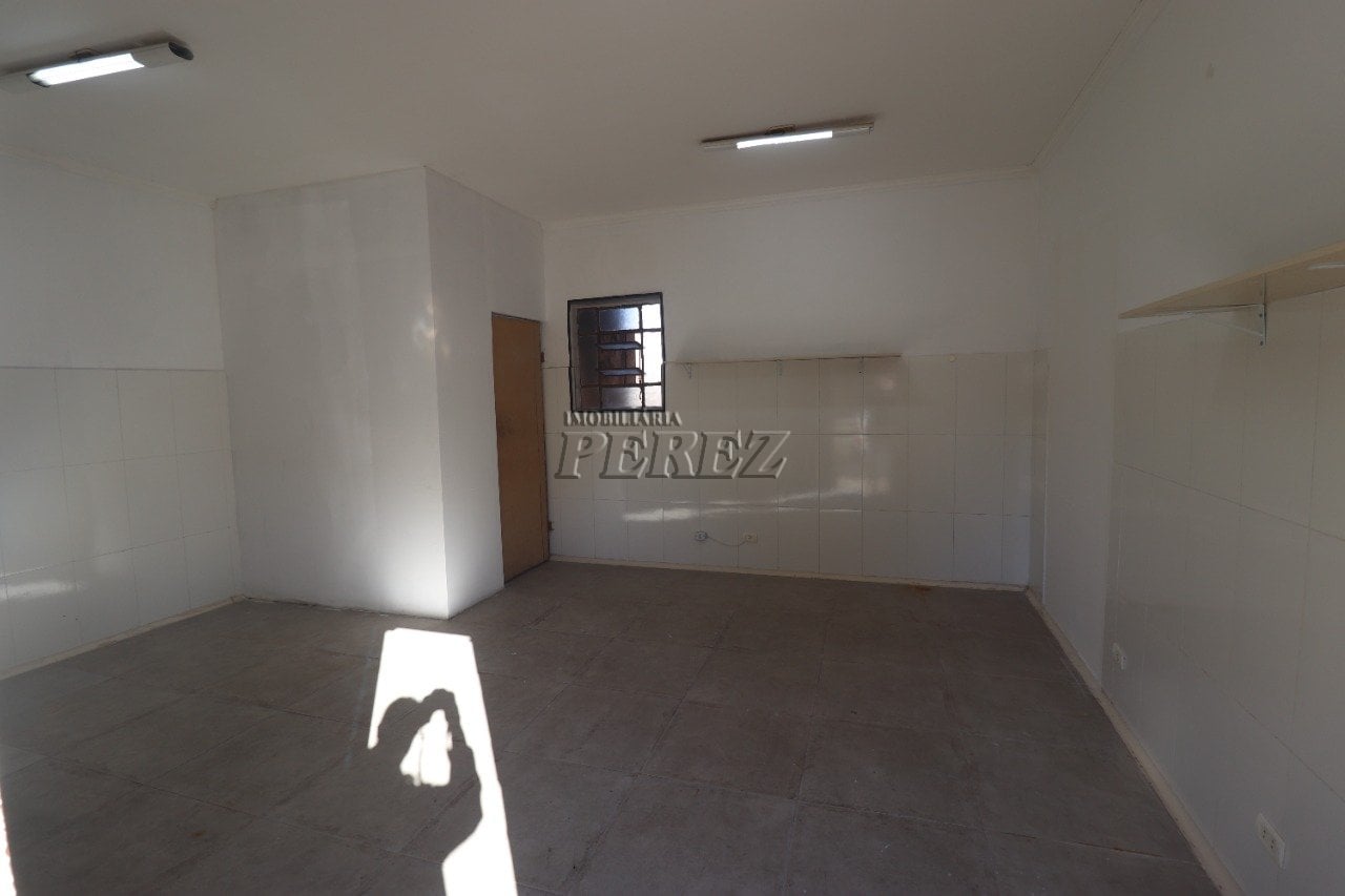 Sala para alugar na Rua Araicas, centro de Londrina