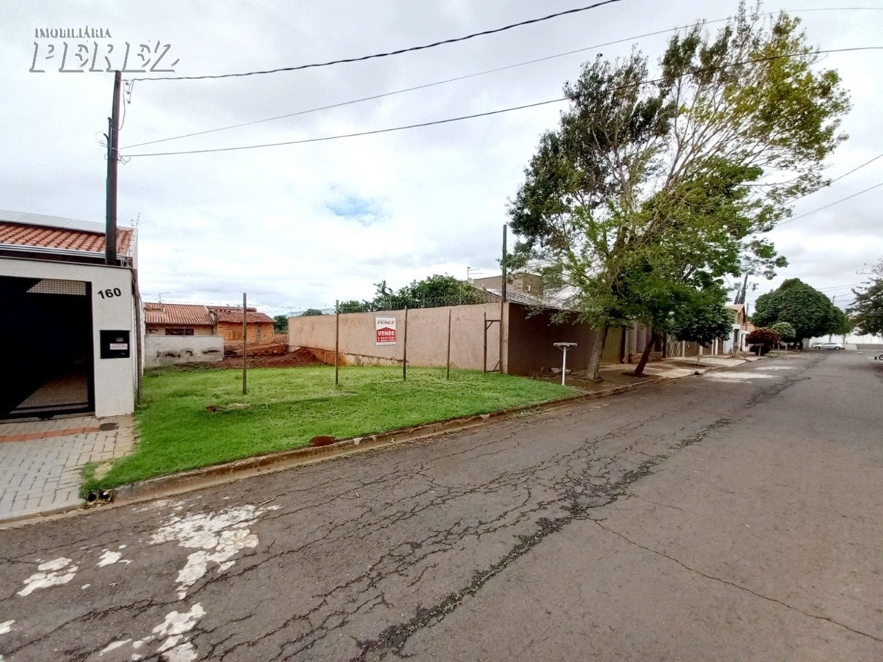 Terreno à venda no Jardim Tarumã, região leste de Londrina