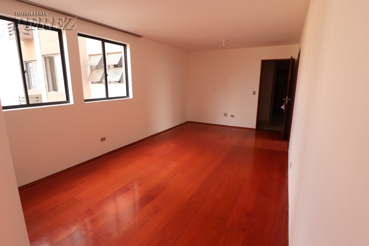Apartamento para alugar no centro de Londrina - Plaza de Las Torres.