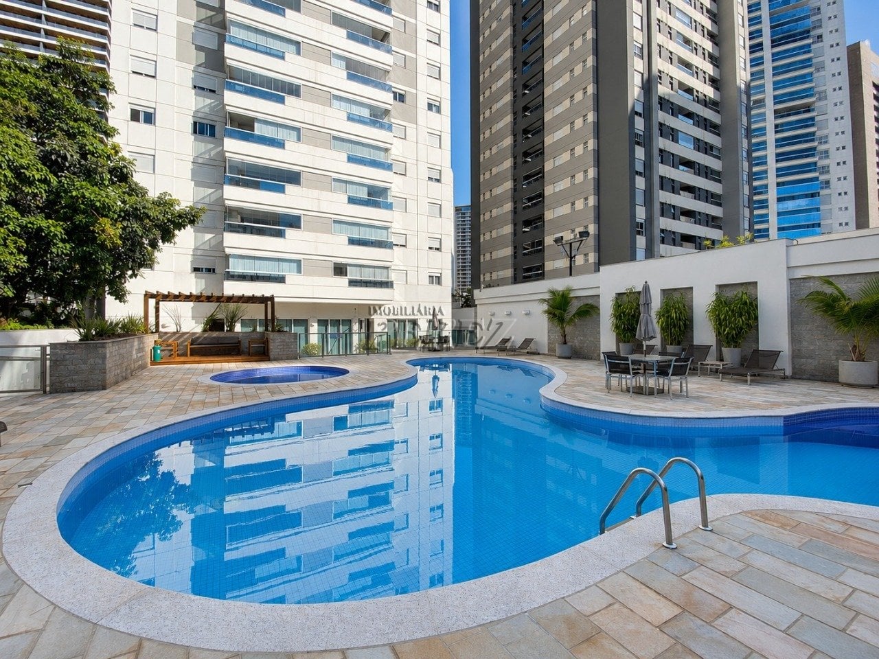 Apartamento com 112 m² para Venda e Locação na Gleba Palhano, ao Lado do Shopping Aurora e Lago Igapó