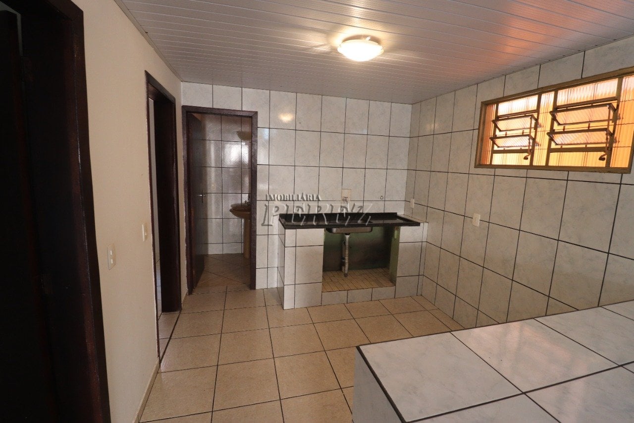 Casa para alugar no Jardim Antares, região leste de Londrina.