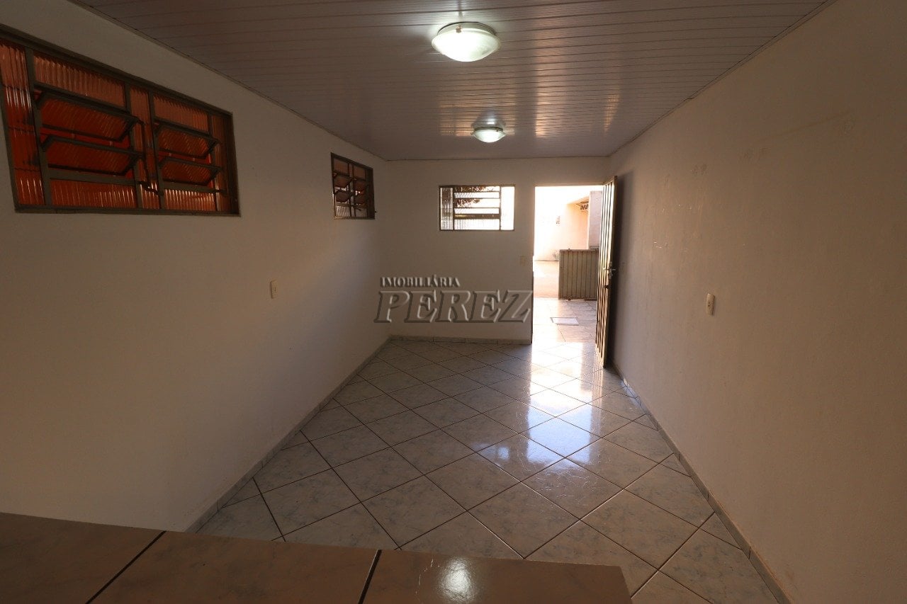 Casa para alugar no Jardim Antares, região leste de Londrina.