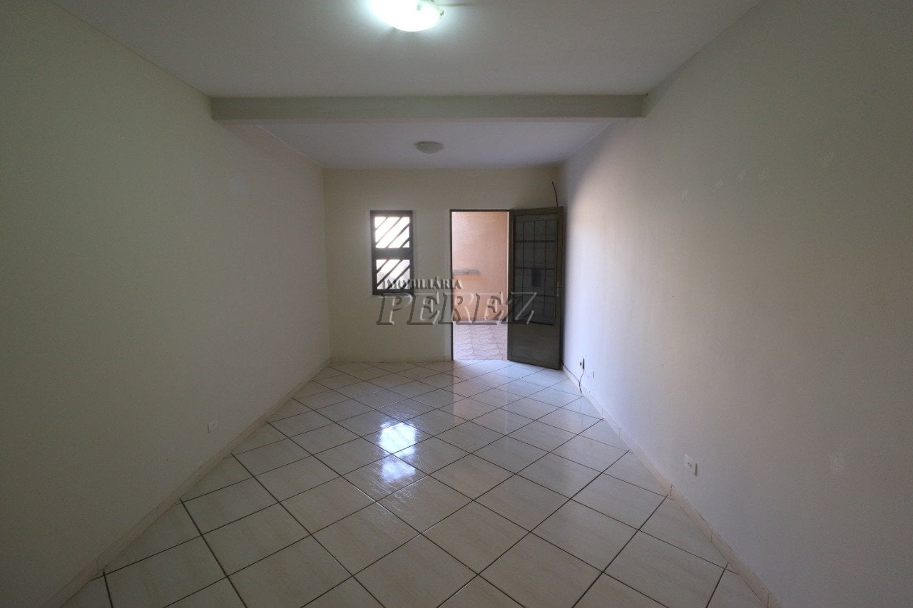 Casa para alugar no Jardim Antares, região leste de Londrina.