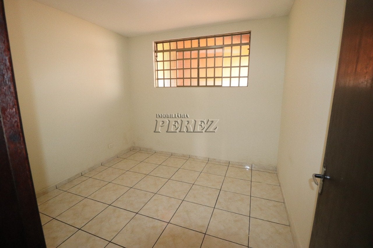 Casa para alugar no Jardim Antares, região leste de Londrina.