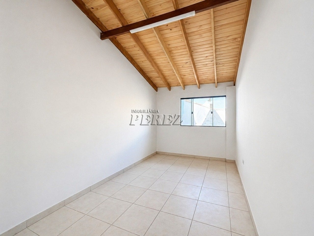 Casa para alugar na região oeste de Londrina, Jardim Colúmbia