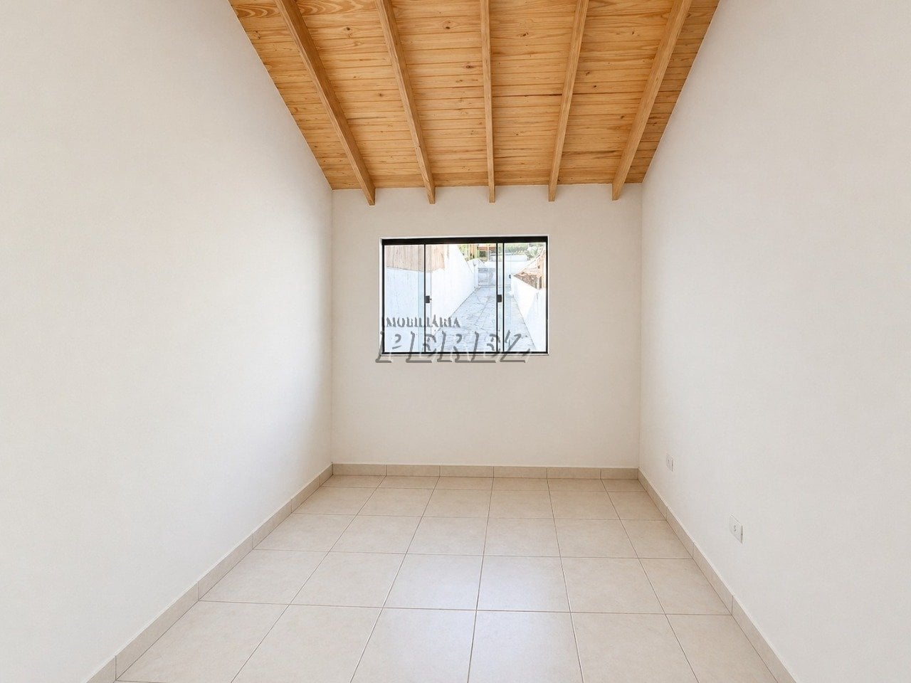 Casa para alugar na região oeste de Londrina, Jardim Colúmbia